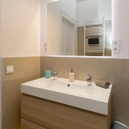 Westend Center Apartment-prime Location