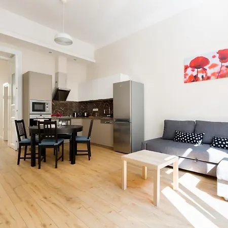 Westend Center Apartment-prime Location *