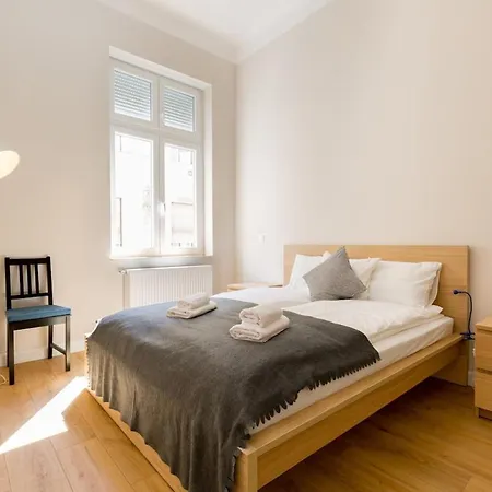 Westend Center Apartment-prime Location Appartement