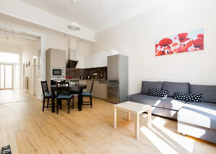 Westend Center Apartment-prime Location *