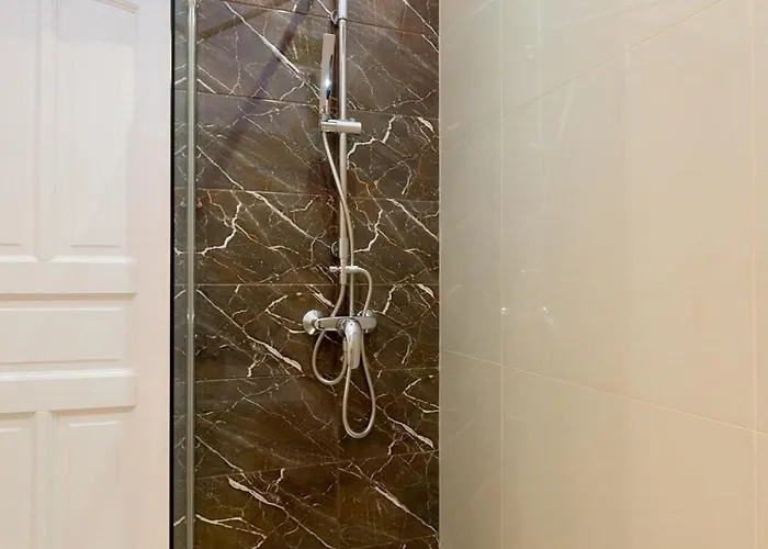 Lejlighed Westend Center Apartment-prime Location *