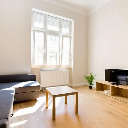 Westend Center Apartment-prime Location Апартаменты *